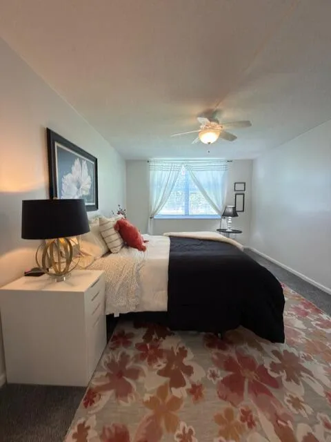 11_Primary_bedroom