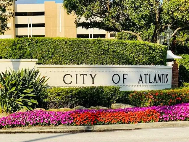 044-021-City of Atlantis-666x500