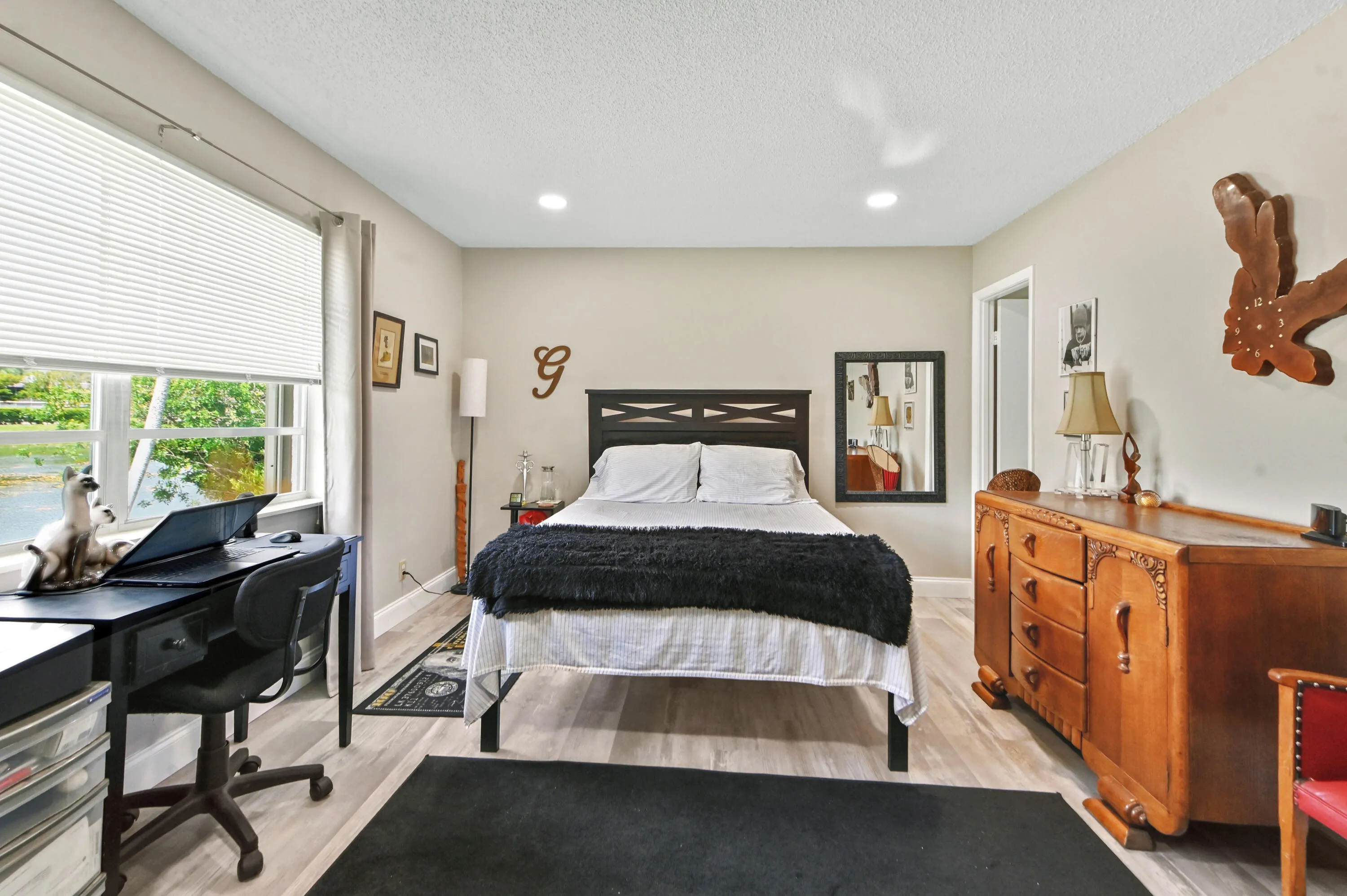 23 Bedroom 03