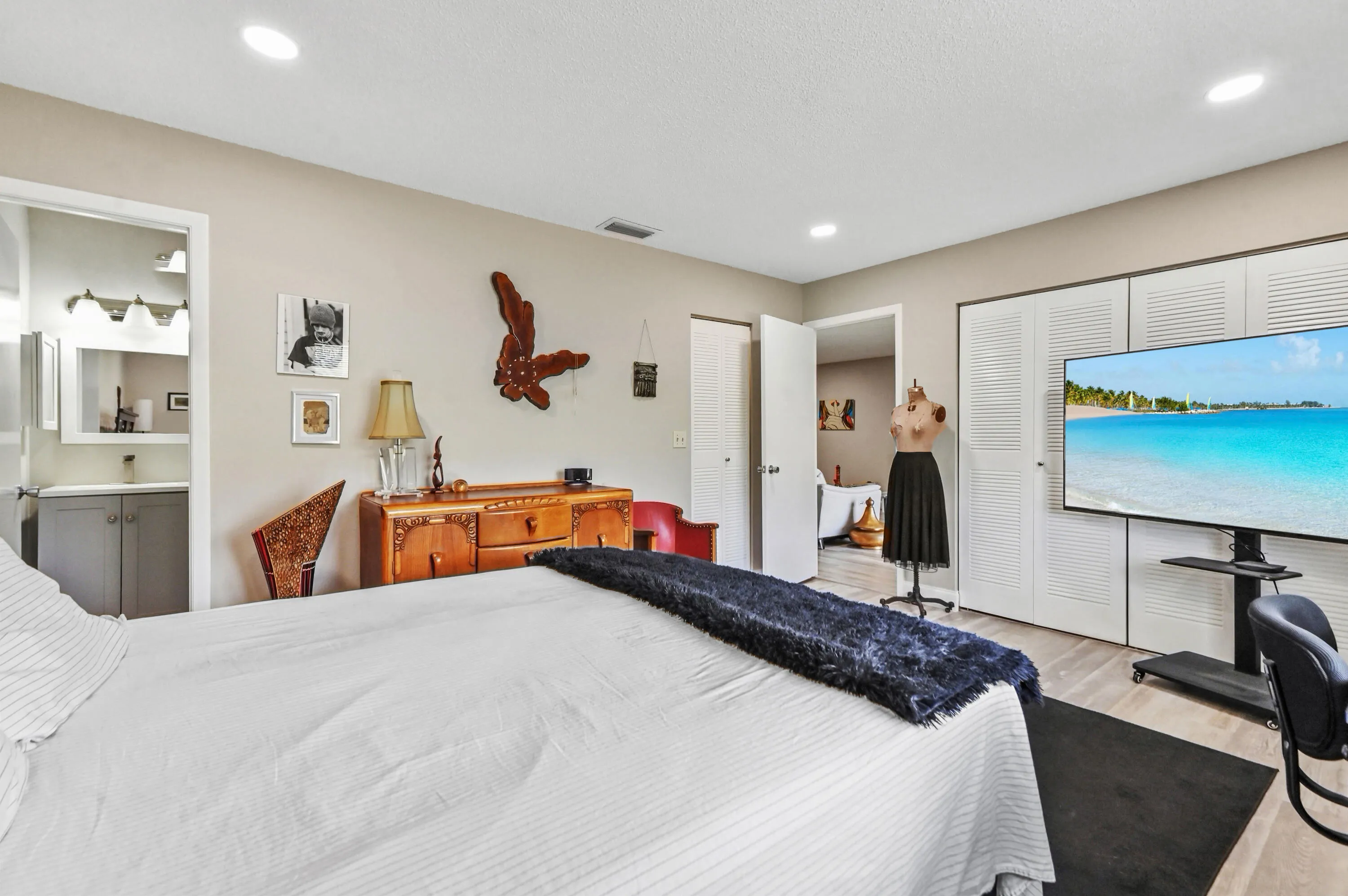 22 Bedroom 02