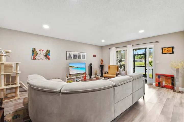 17 Living room 01