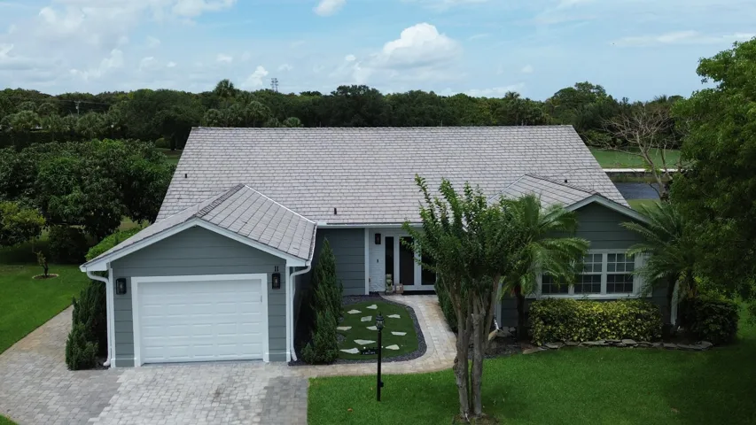 11 HOLLY DR FRONT HOUSE