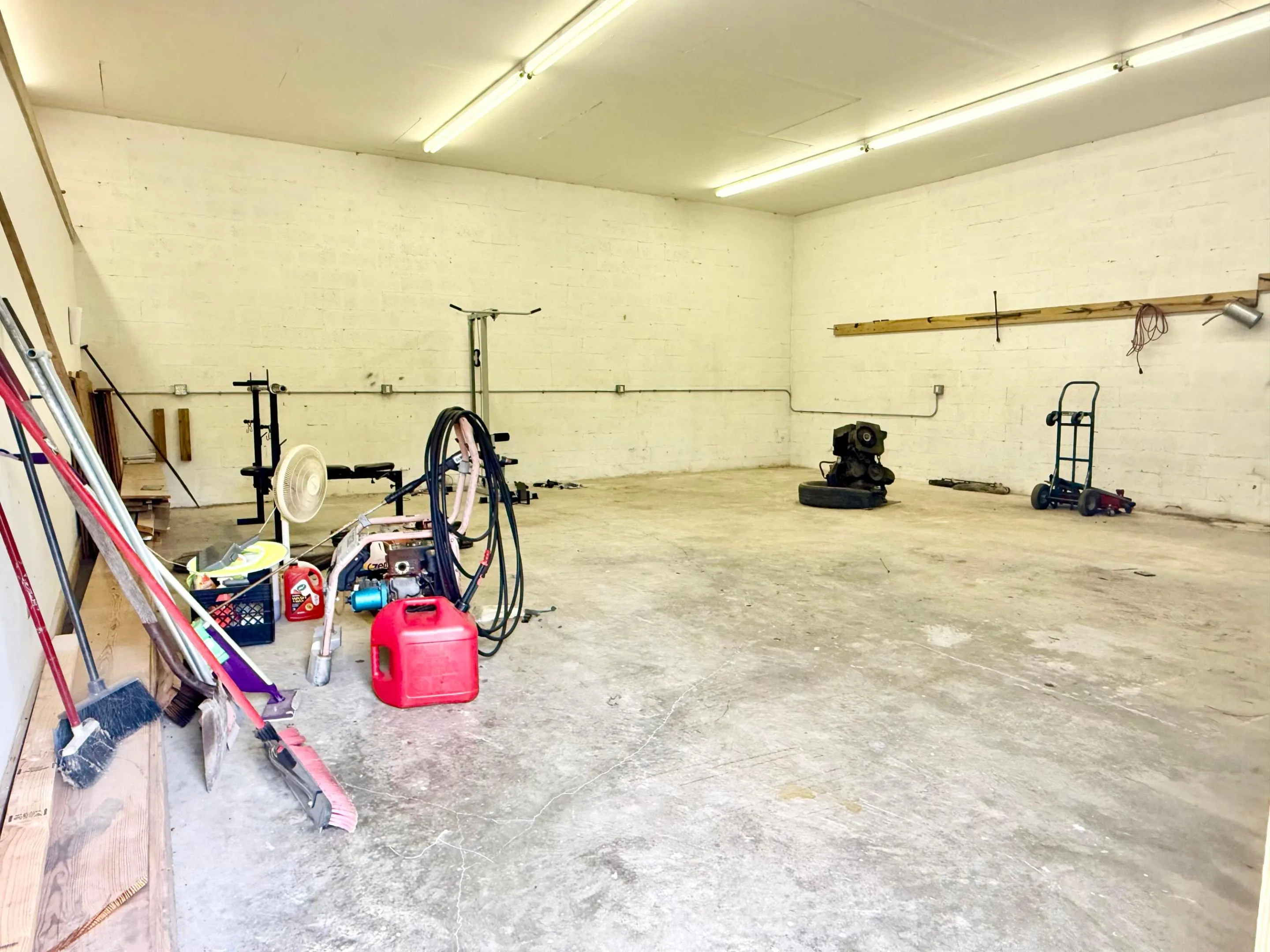 detached 2 car garage/office
