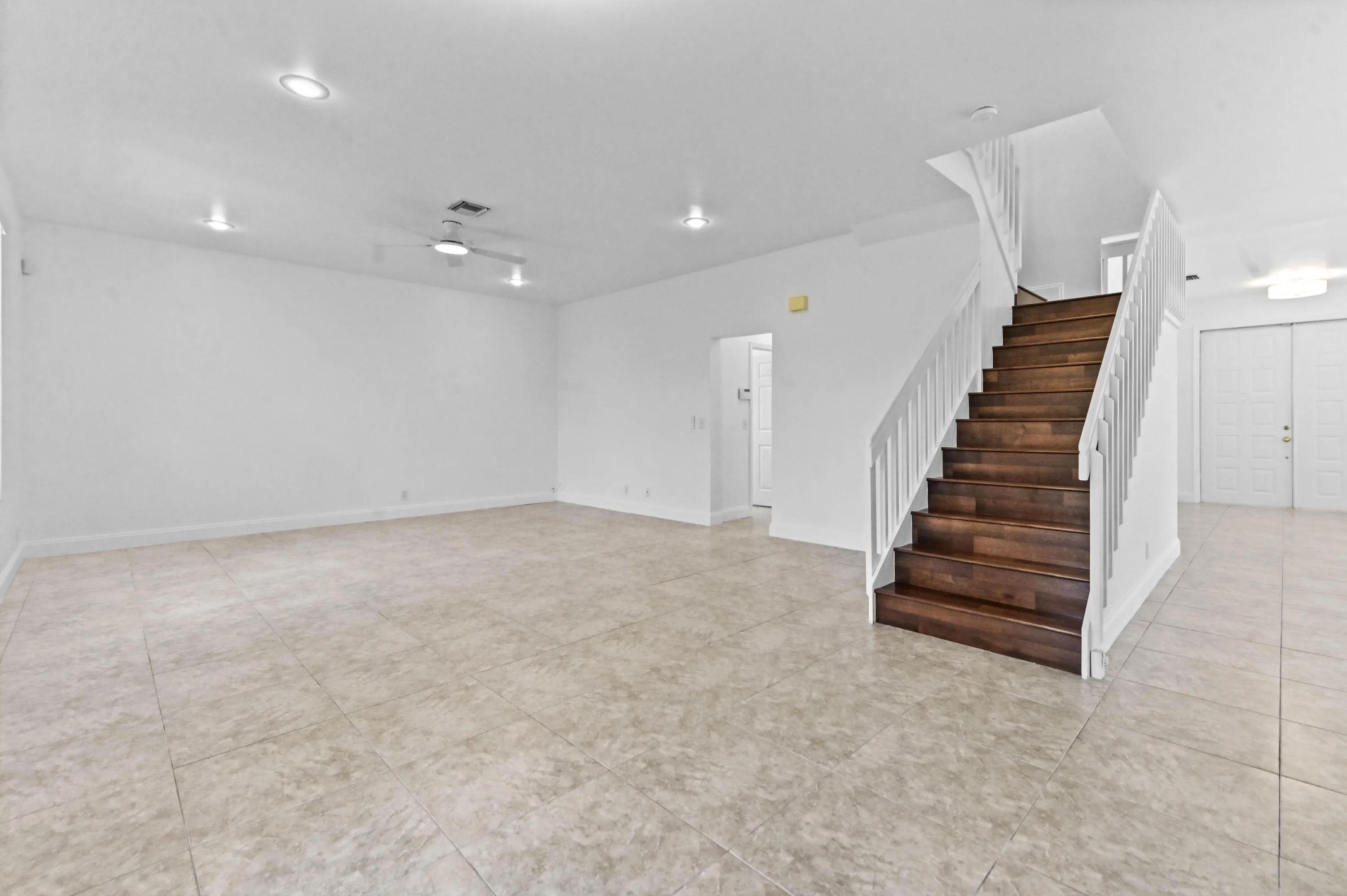 08 Family room 02