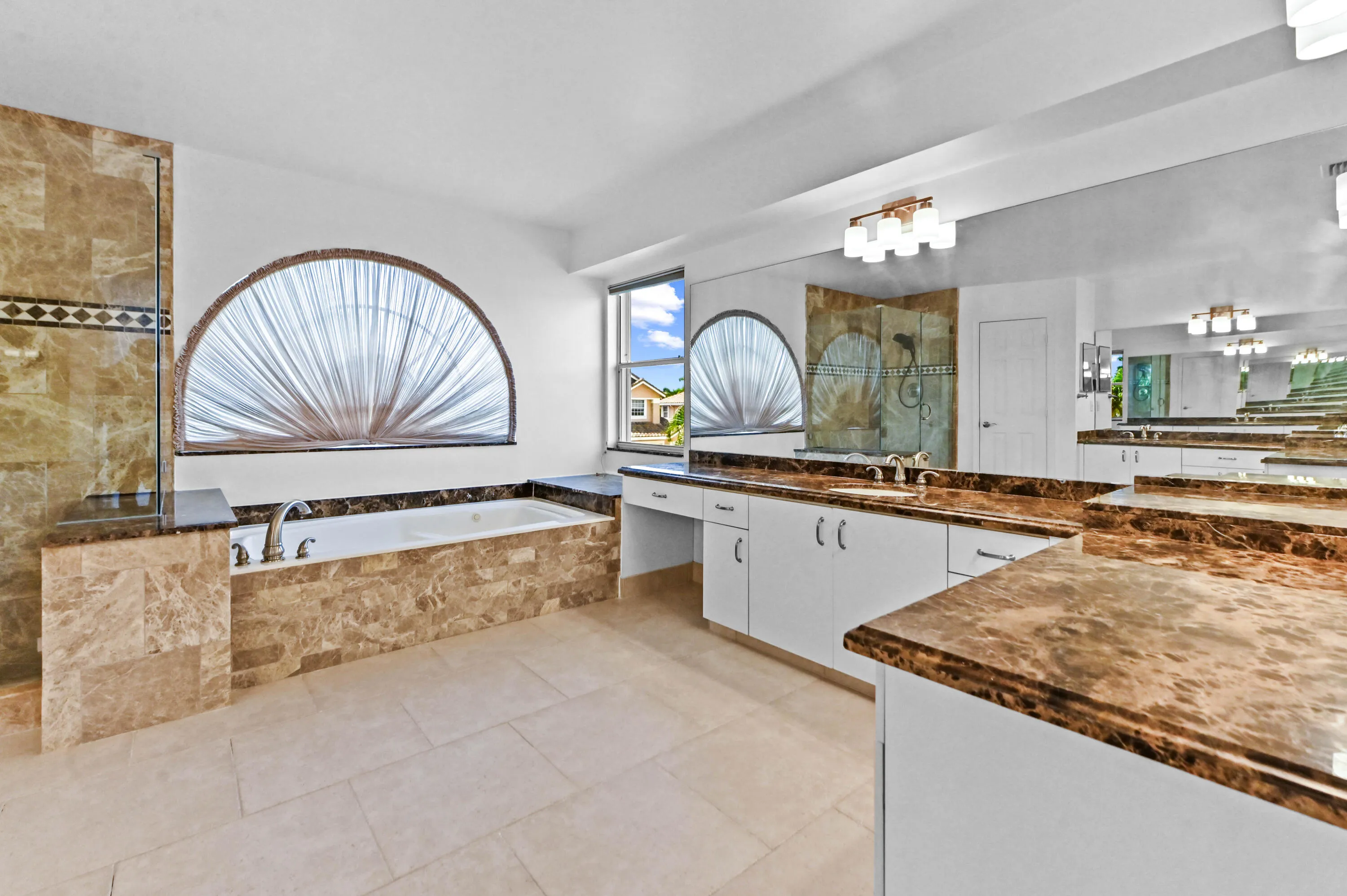 28 Bathroom 01