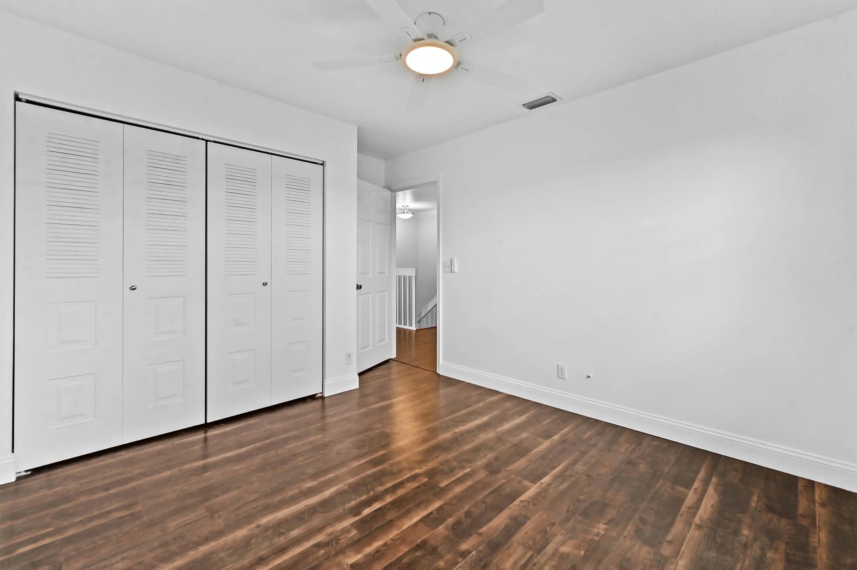 23 Bedroom 06
