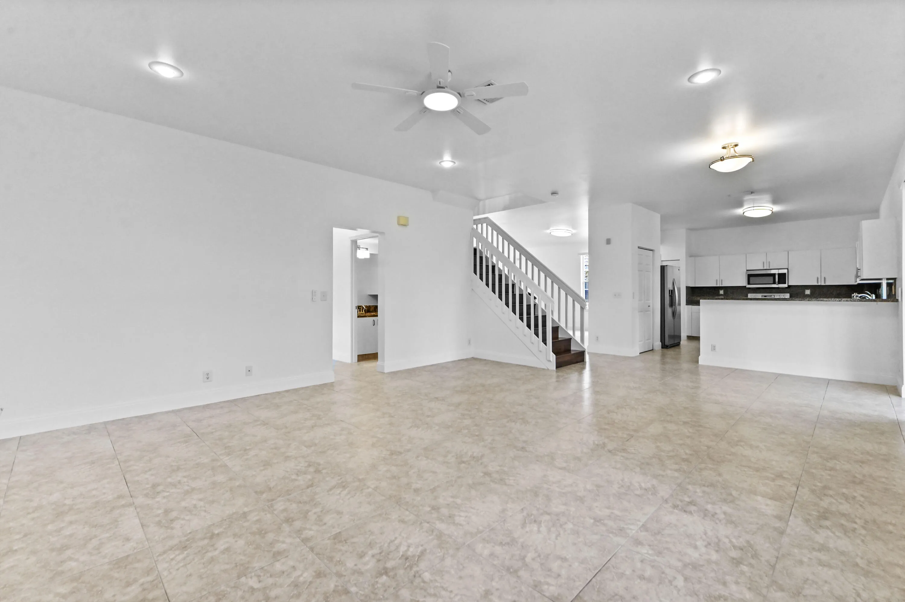 09 Family room 03