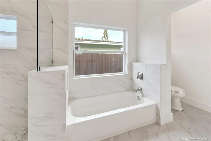 Master Tub