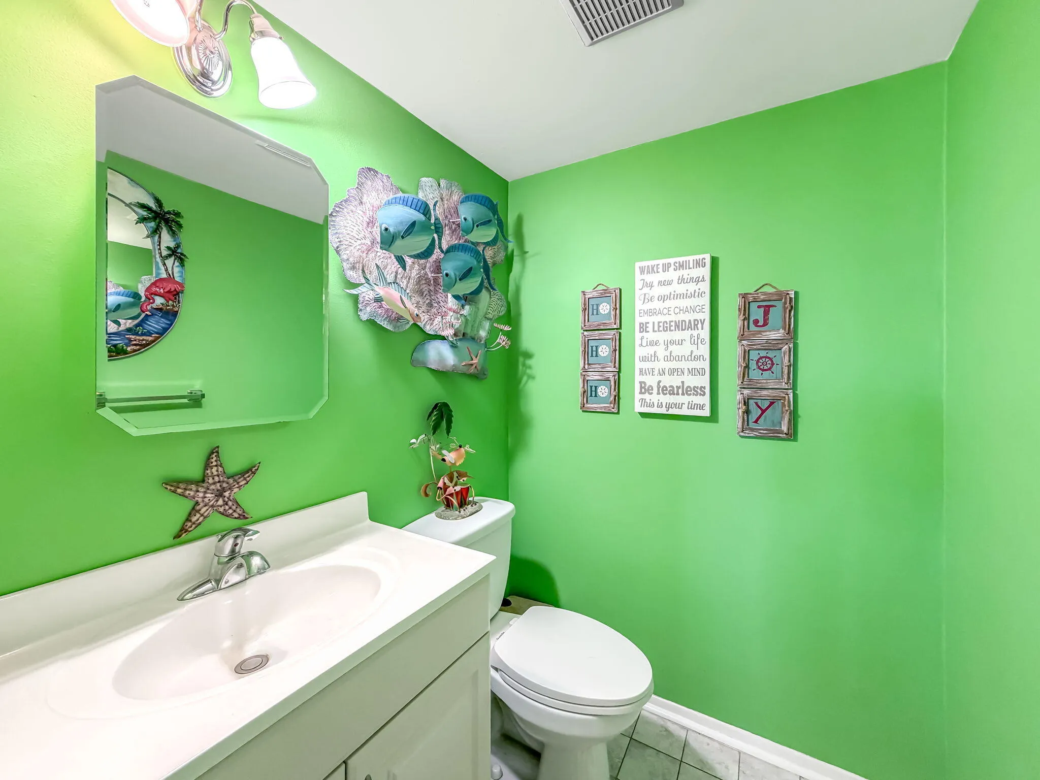 Guest 1/2 Bath