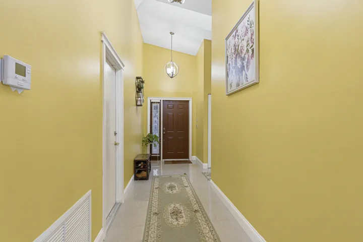 ENTRANCE-01