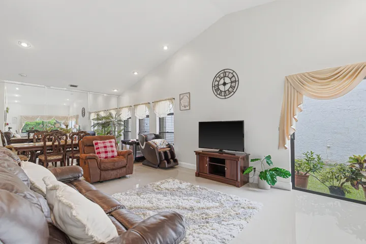 LIVING-ROOM-01