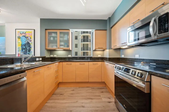 13-web-or-mls-2001-n-ocean-blvd-304
