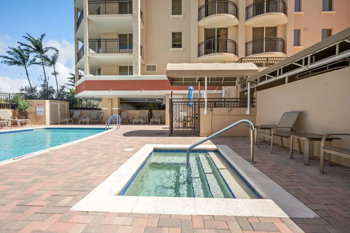 30-web-or-mls-2001-n-ocean-blvd-304