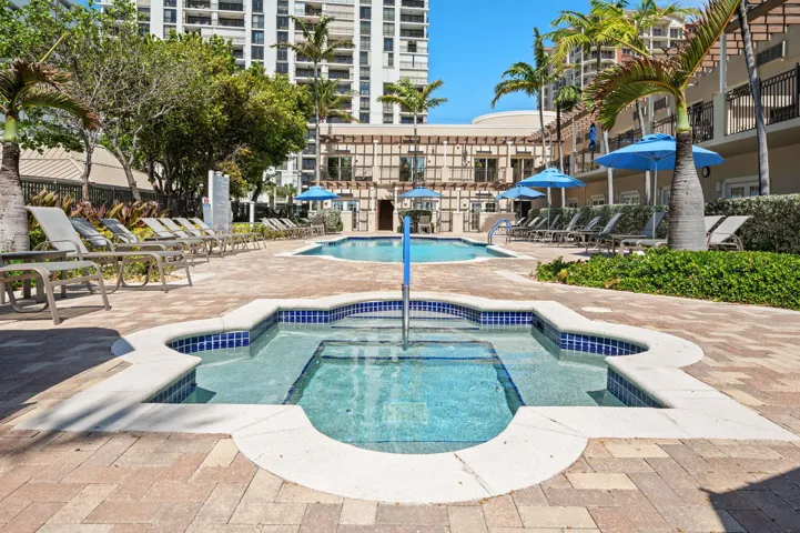 32-web-or-mls-2001-n-ocean-blvd-304