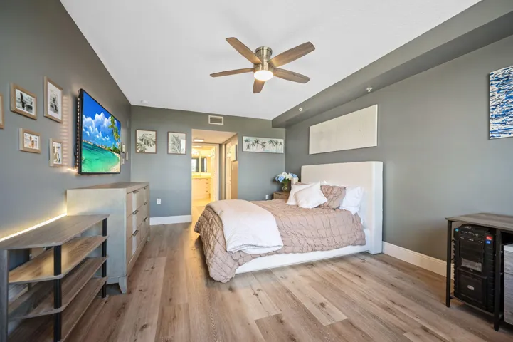 16-web-or-mls-2001-n-ocean-blvd-304