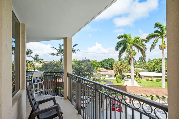 25-web-or-mls-2001-n-ocean-blvd-304