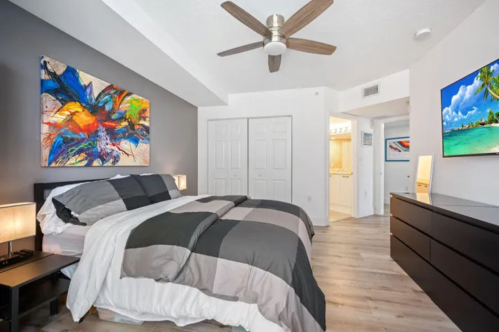 20-web-or-mls-2001-n-ocean-blvd-304
