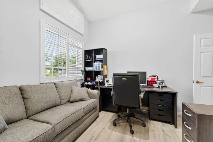 Bedroom/Office