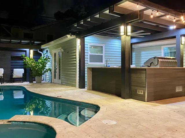 Pool & Outdoor Kitchen