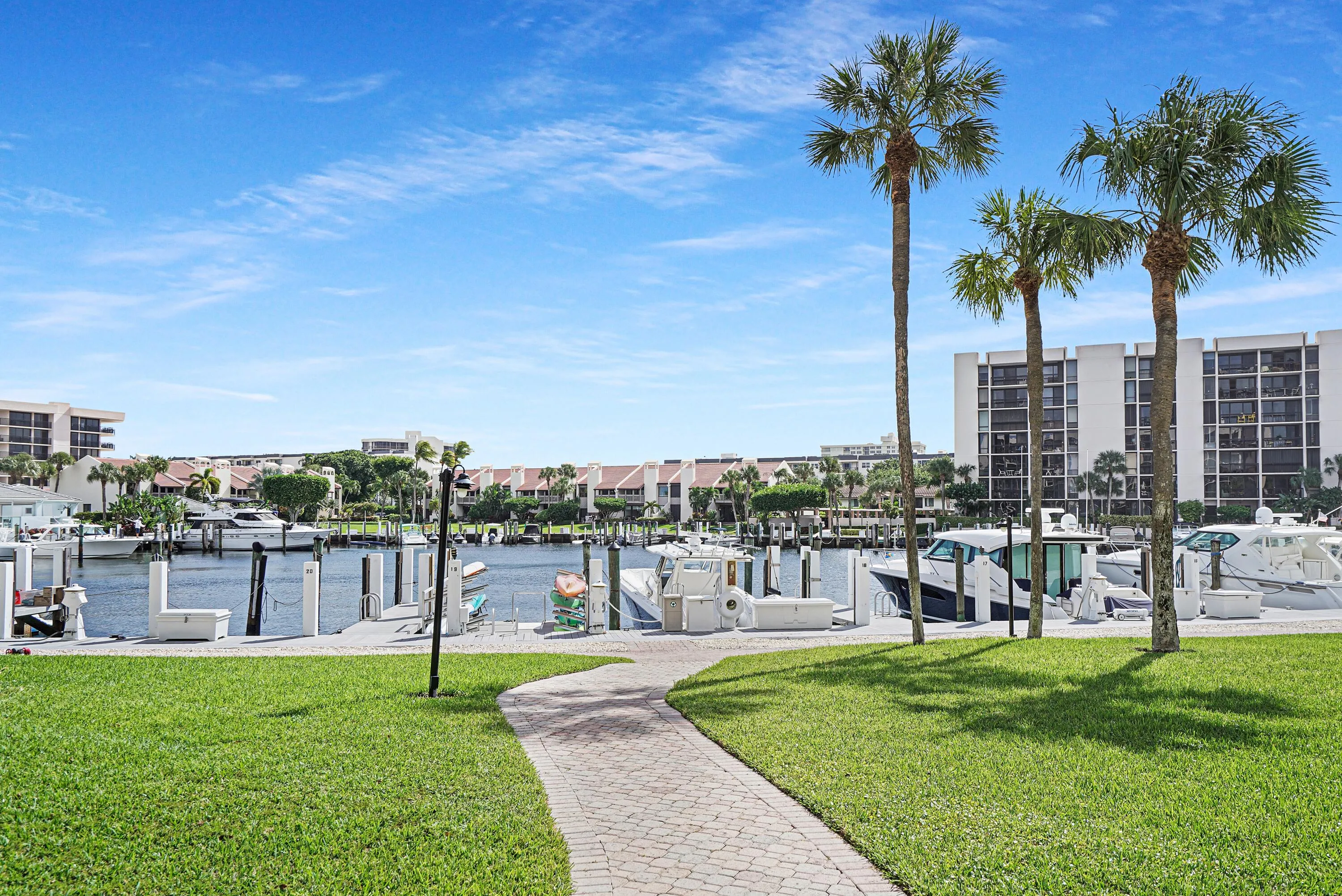 Resort-Style-Pool-Intracoastal-Boca-Rato