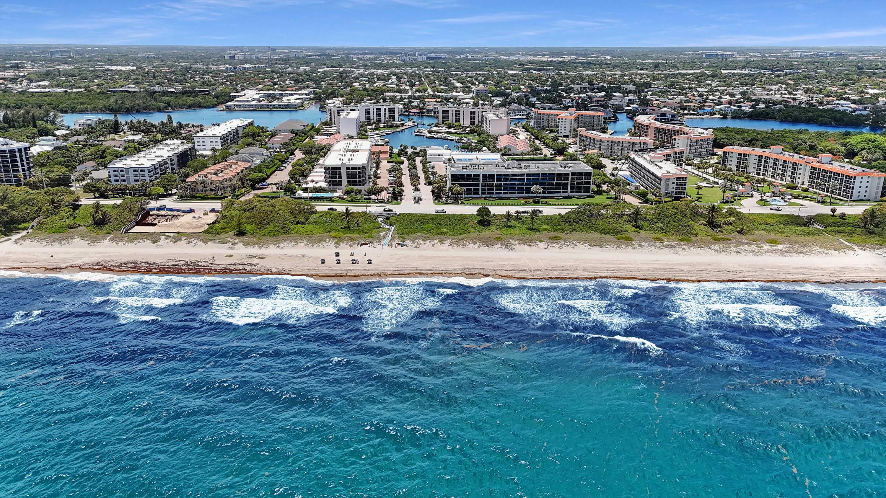 Yacht & Racquet Club of Boca Raton | Private beach and waterfront community.