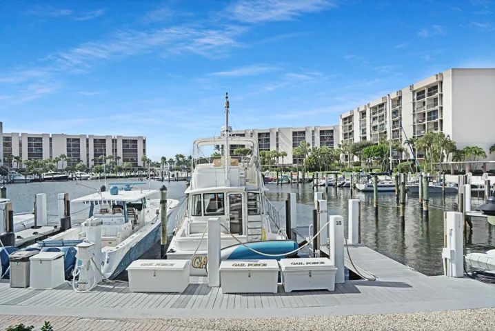 Yacht-Racquet-Club-Boca-Raton-Waterfront