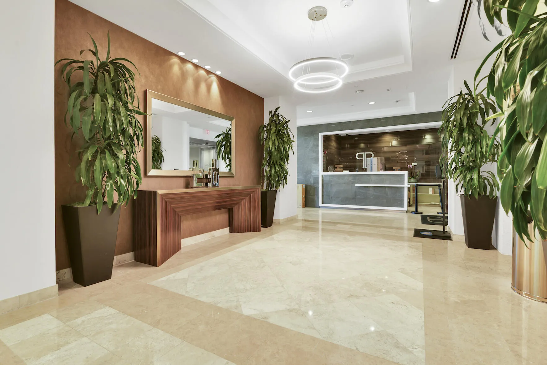 FRONT DESK/ELEVATORS