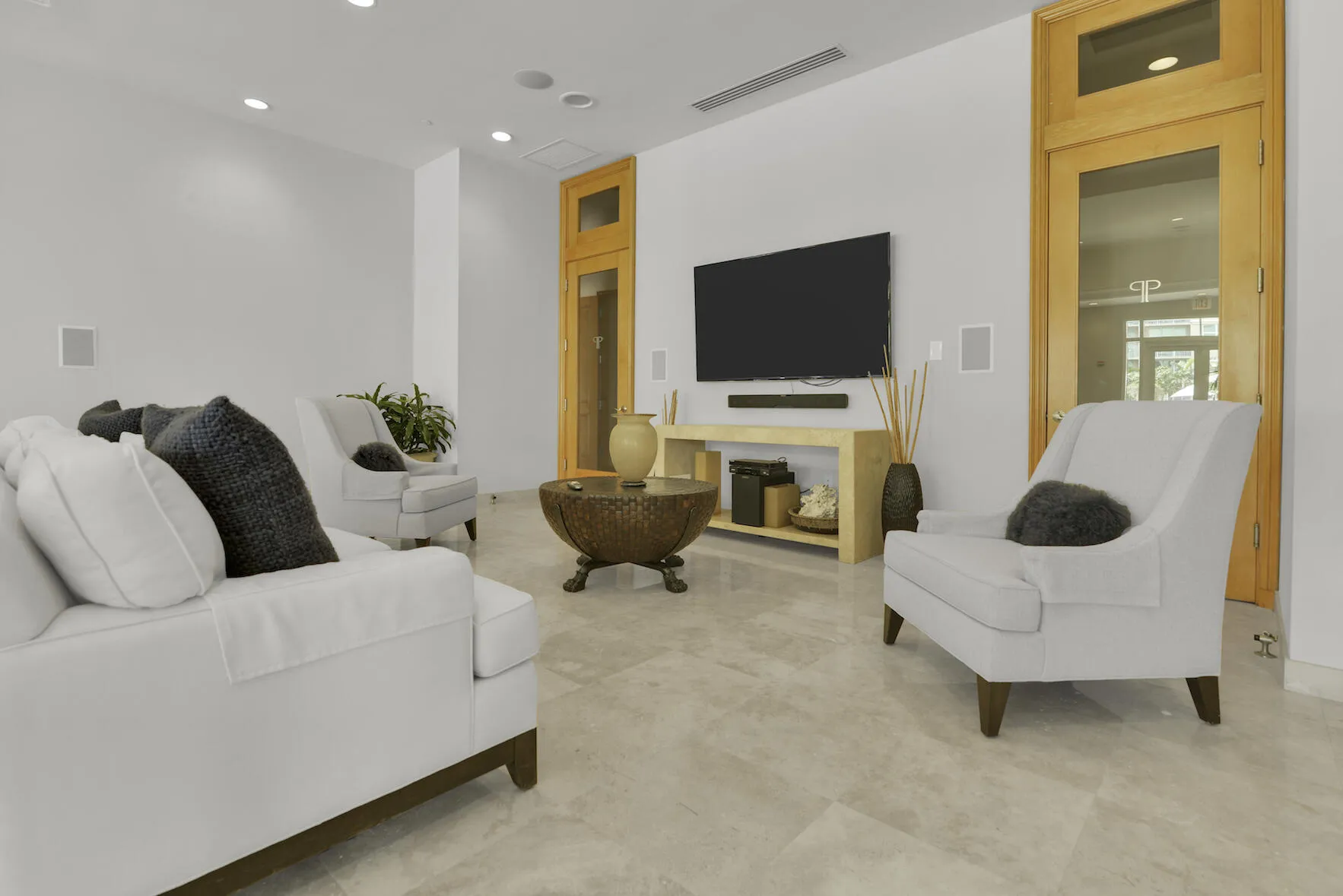 SOCIAL ROOMS