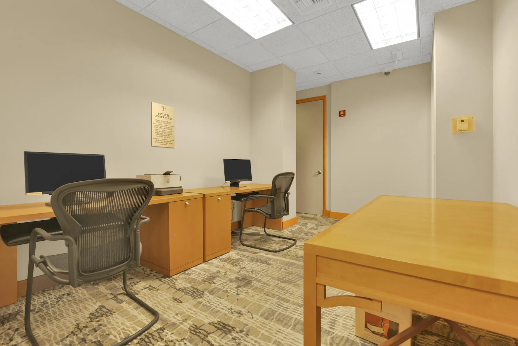 BUSINESS CENTER