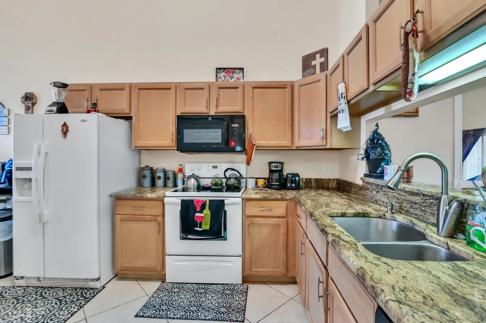11 Kitchen 01