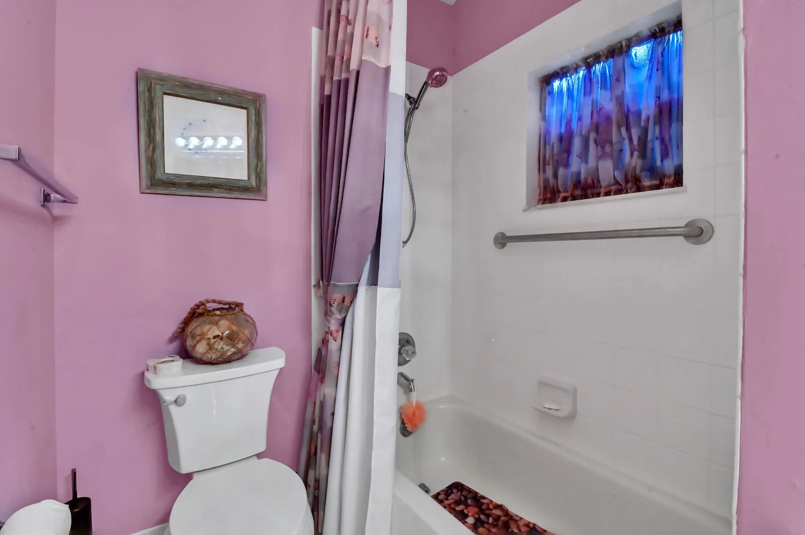 07 Bathroom 02