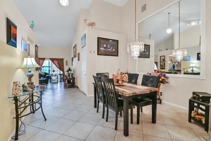 09 Dining room 01