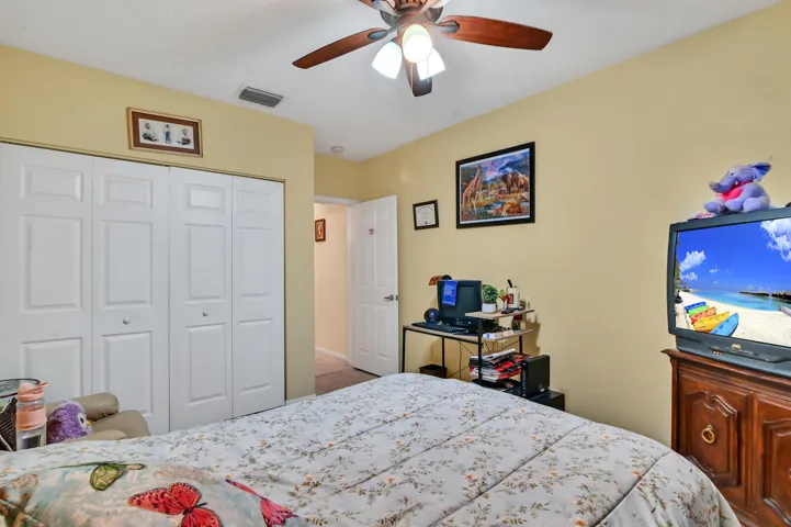 05 Bedroom 02