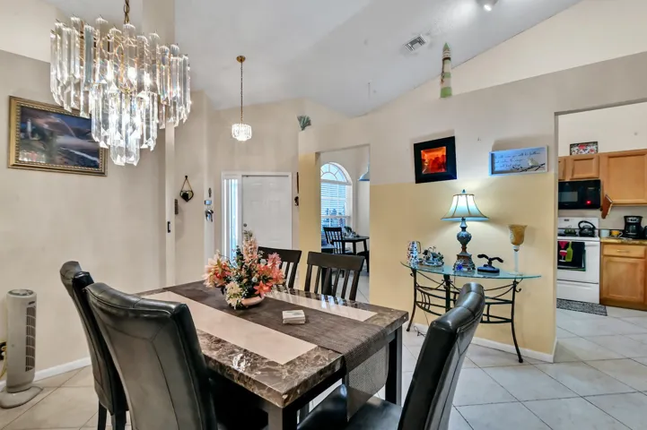 10 Dining room 02