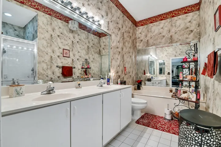 21 Bathroom 01