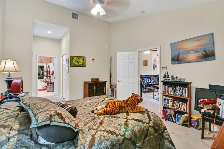20 Bedroom 03
