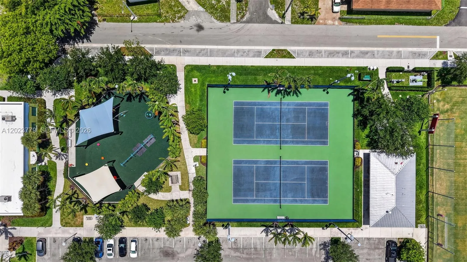 View to the city park with tons of amenities (Gym, Tennis, Playgrounds etc for just $11/month).