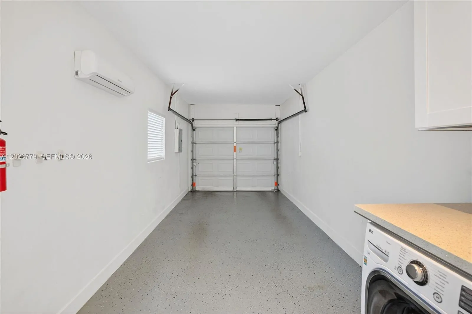 Garage w/ mini split AC