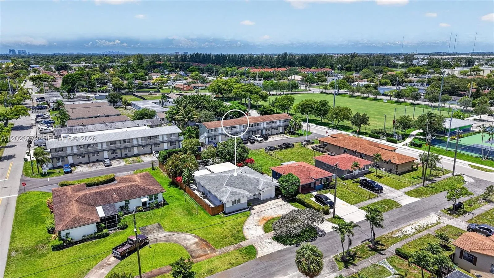 View to the right to the city park with tons of amenities (Gym, Tennis, Playgrounds etc for just $11/month)