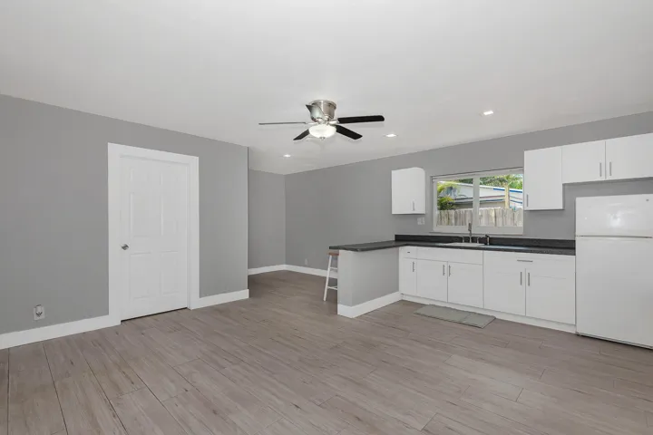 One bedroom apartment/ guest​​‌​​​​‌​​‌‌​‌‌​​​‌‌​‌​‌​‌​​​‌​​ quarters