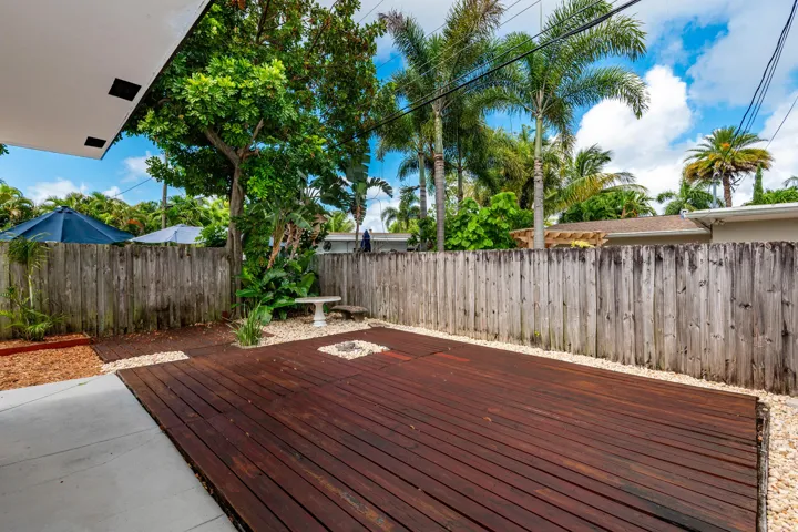 Private courtyard apartment