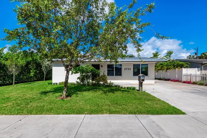Front of house, 2200" Total