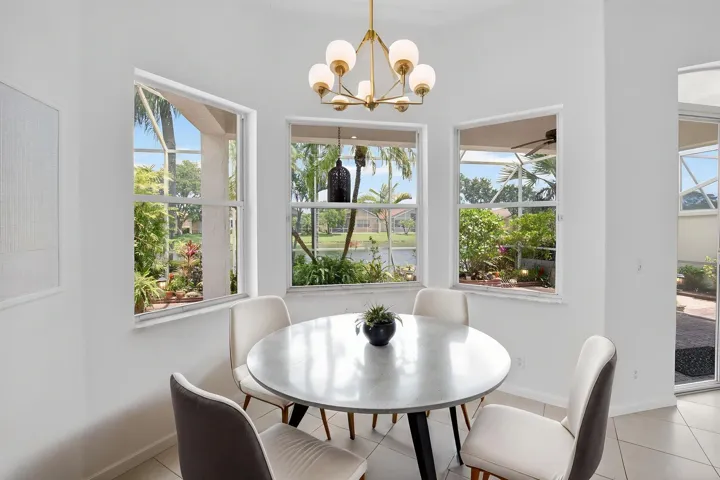 Breakfast area vitually staged