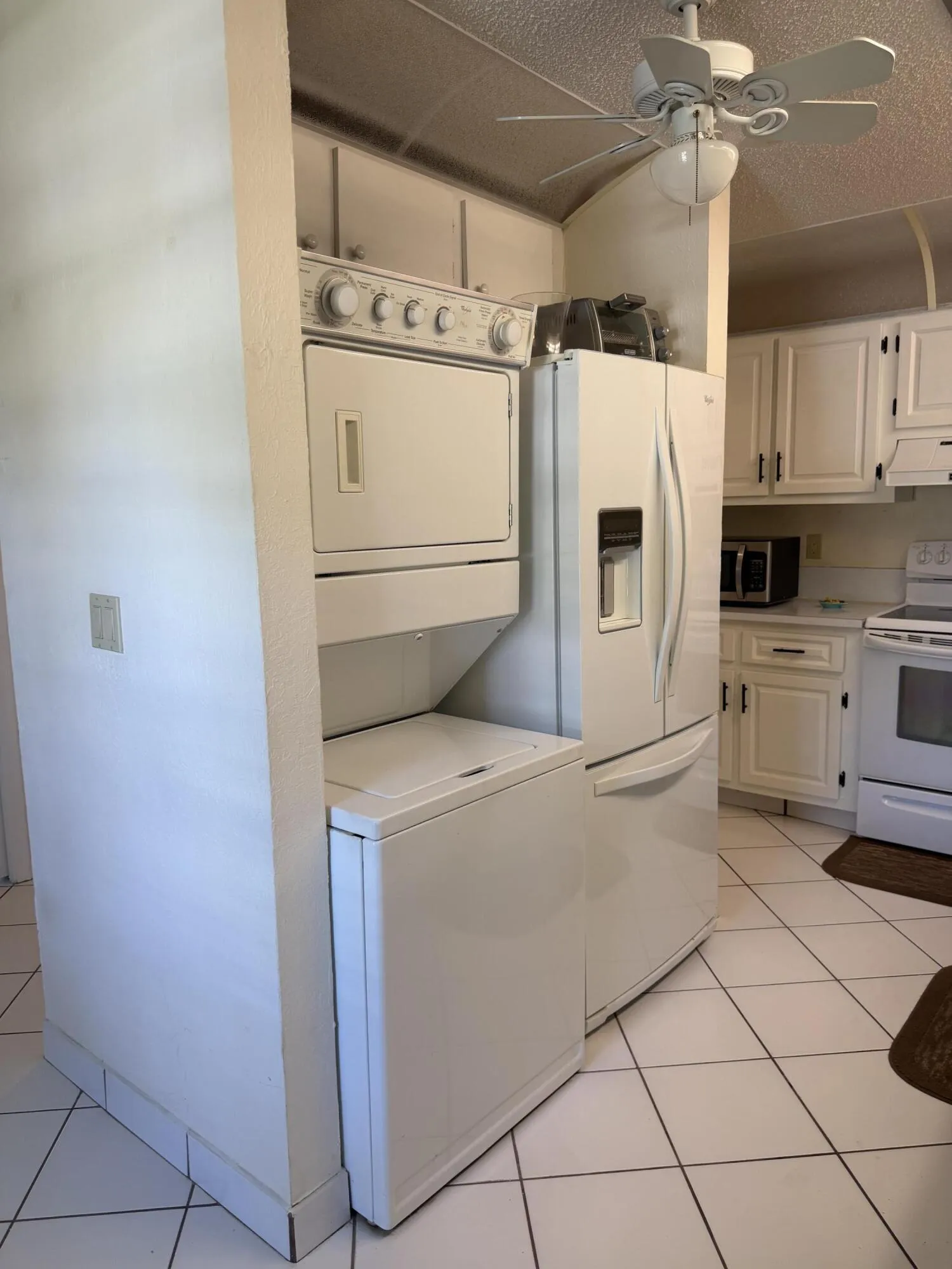 In unit washer/dryer included; refrigerator w french doors and icemaker