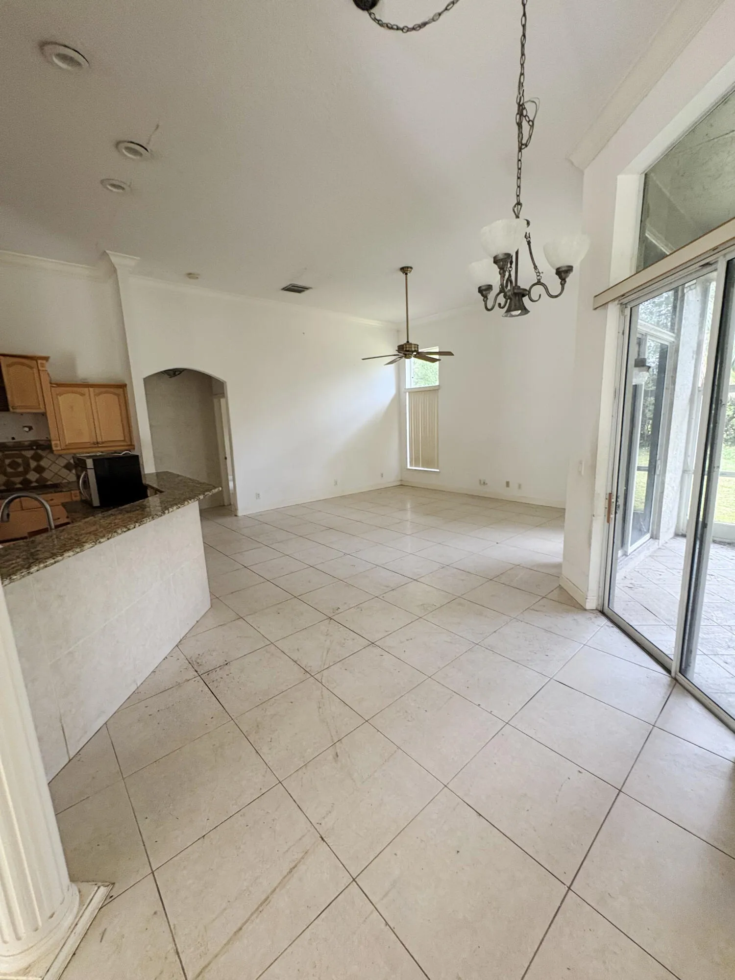 Kitchen/Dining Area