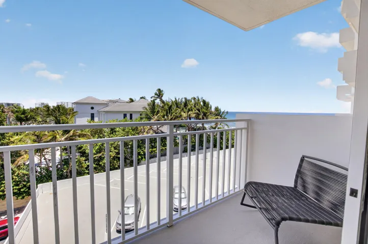 balcony off living room