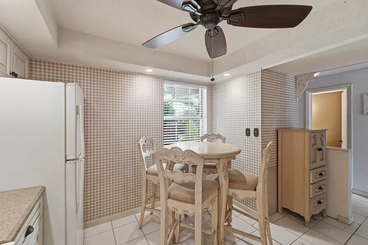 13_dining area