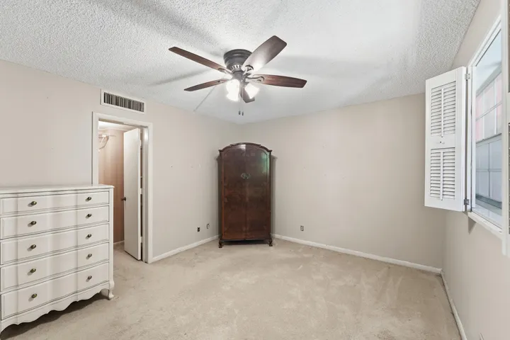 18_bedroom