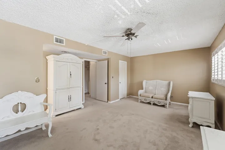 23_primary bedroom