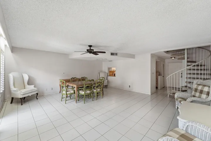 10_living room